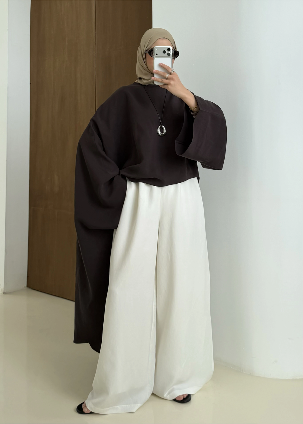 The Asymmetric Top in Brown - REVA Essentials 01