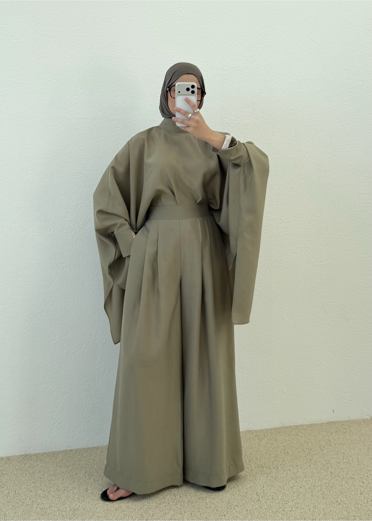 The Layer Set in Sage Green - REVA Essentials 01